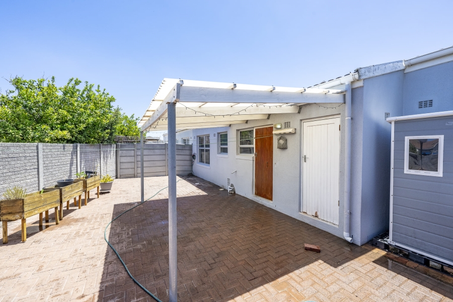 3 Bedroom Property for Sale in Table View Western Cape